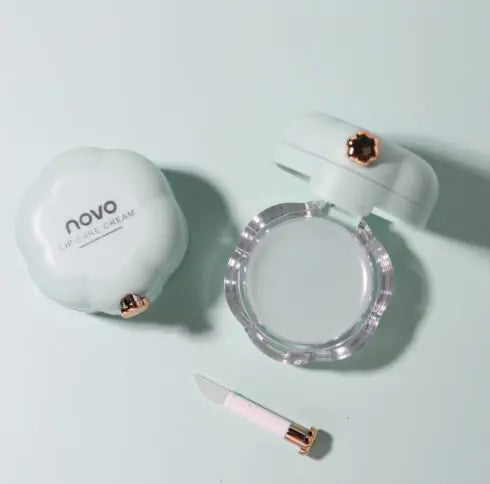 Moisturizing Lip Balm with Plant Essential Oils